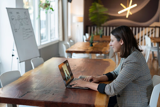 Employer conducting applicant screening video call using hellohire interviewing platform